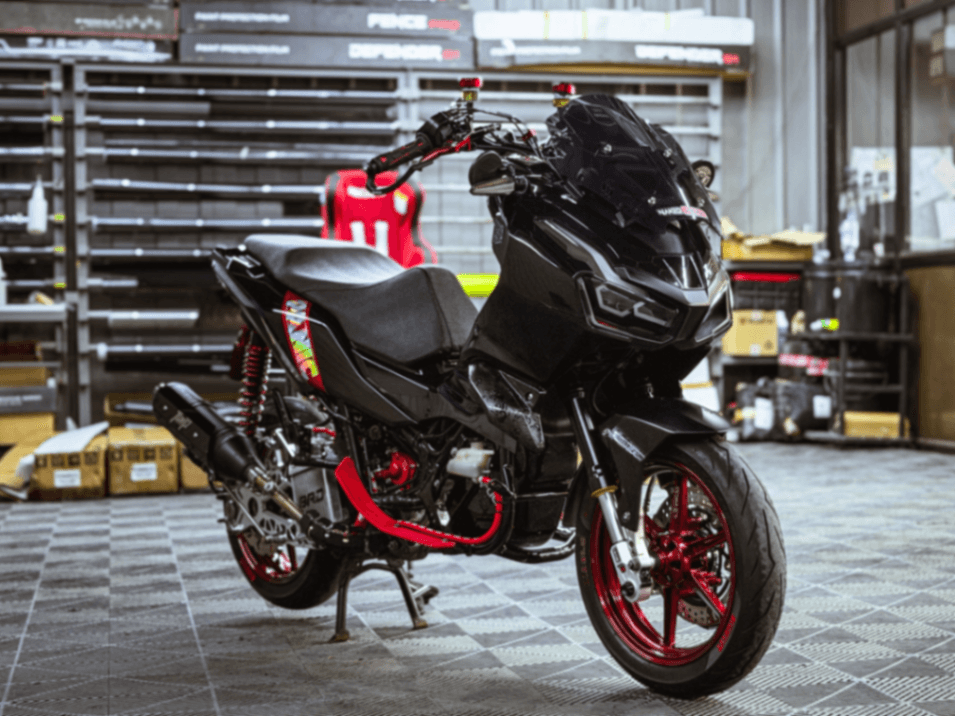 Naked ADV 150